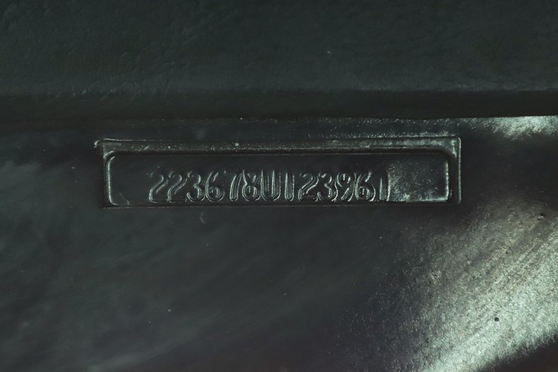 Pontiac-Firebird-1968-White-Red-Deluxe-5