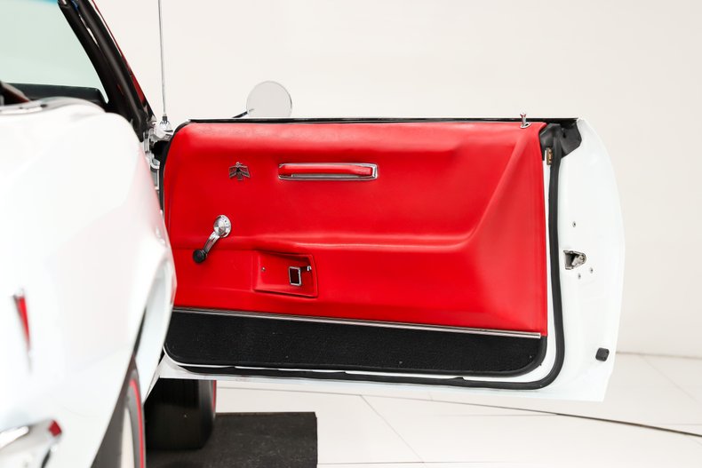 Pontiac-Firebird-1968-White-Red-Deluxe-8