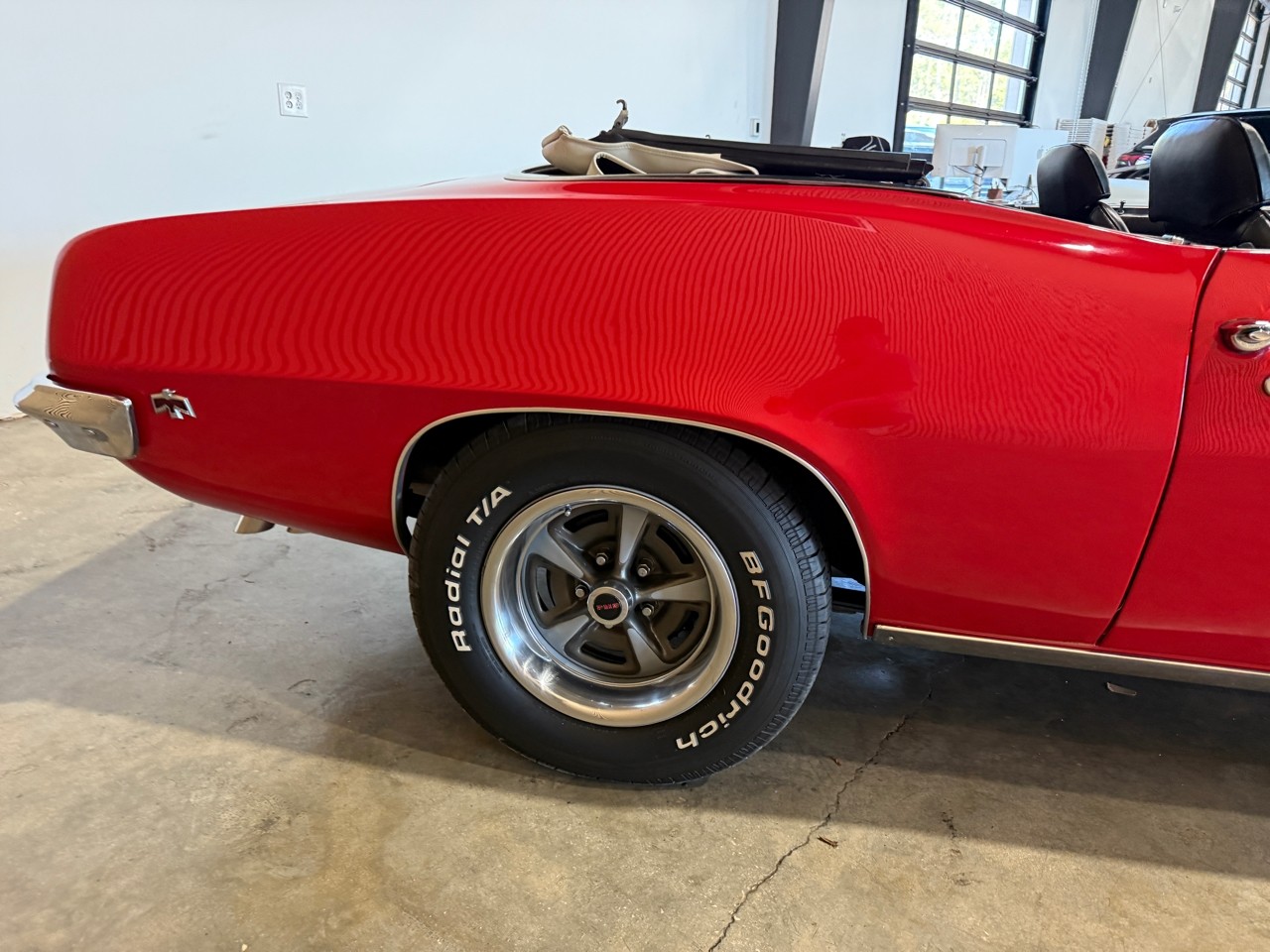 Pontiac-Firebird-1969-Classic-Car-11