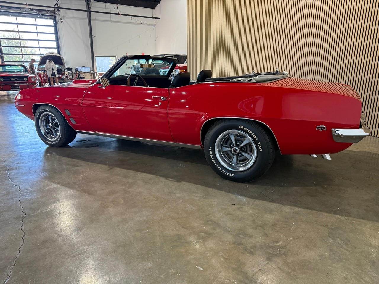 Pontiac-Firebird-1969-Classic-Car-14