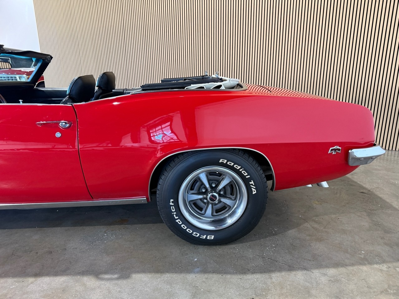 Pontiac-Firebird-1969-Classic-Car-16