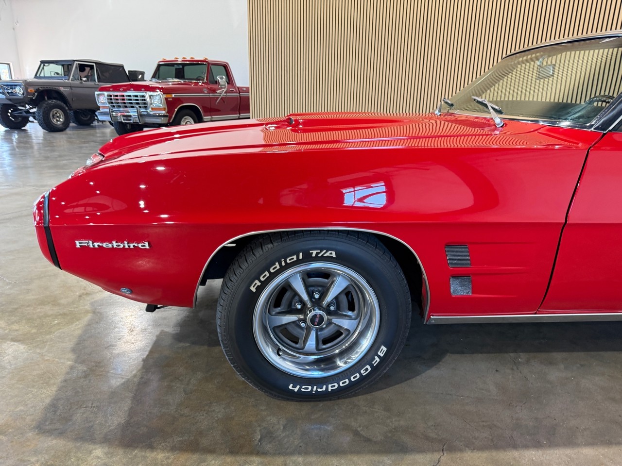 Pontiac-Firebird-1969-Classic-Car-18