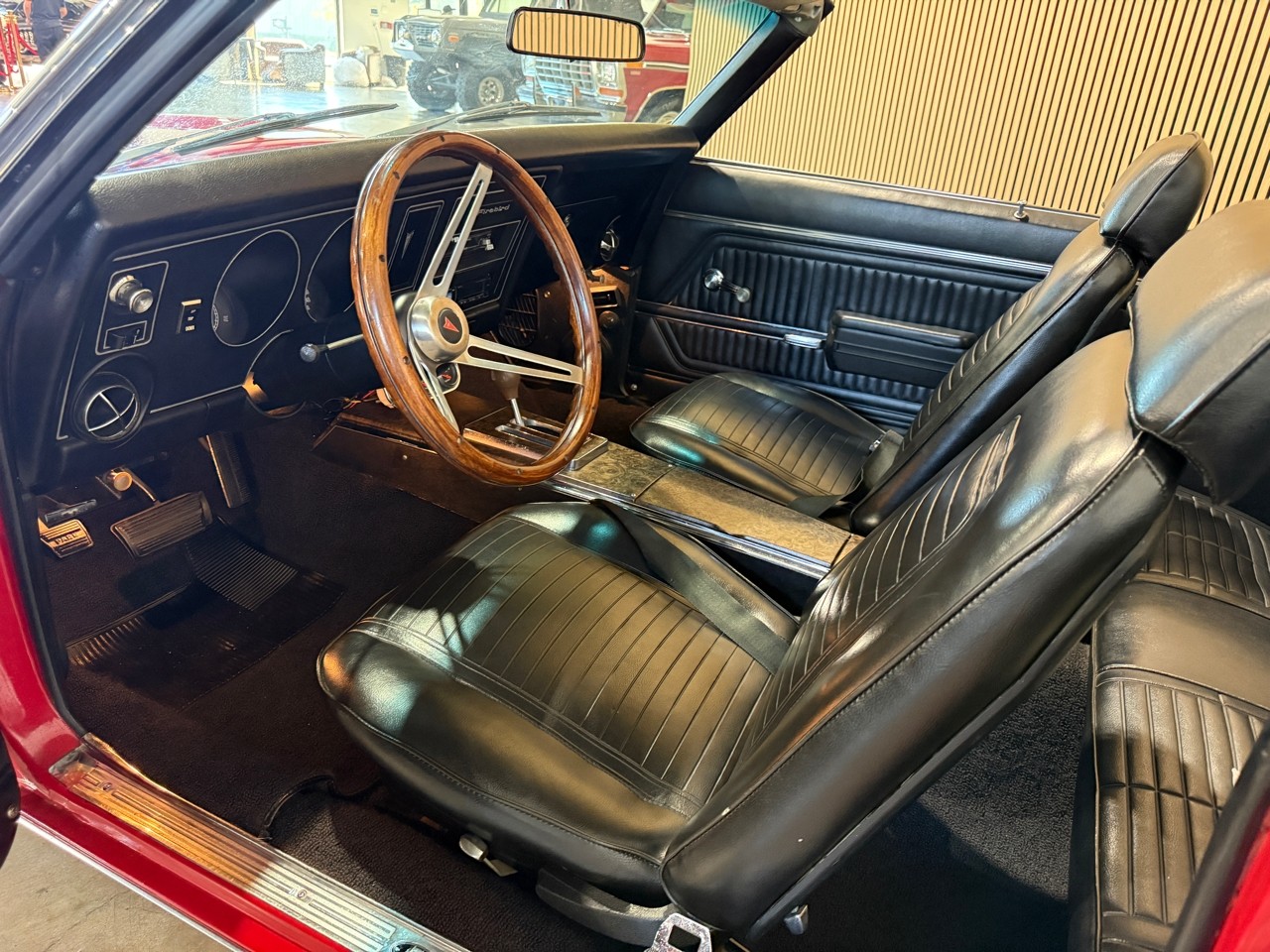 Pontiac-Firebird-1969-Classic-Car-19