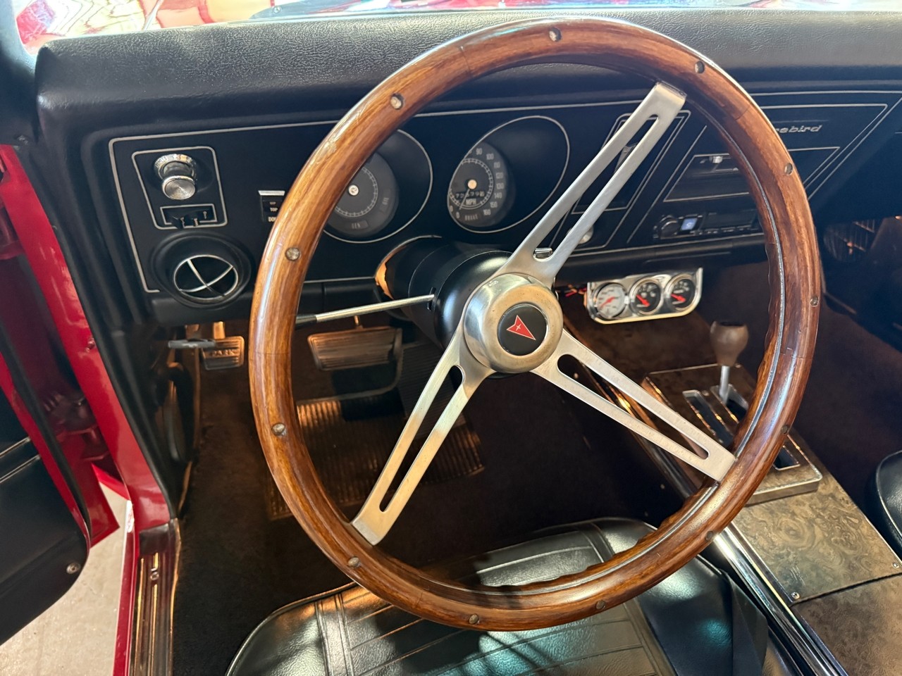 Pontiac-Firebird-1969-Classic-Car-23