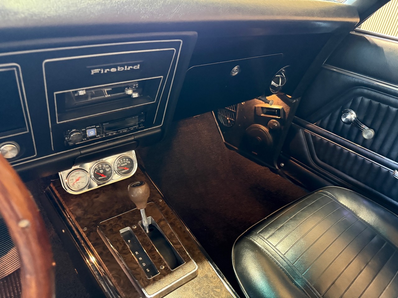 Pontiac-Firebird-1969-Classic-Car-26