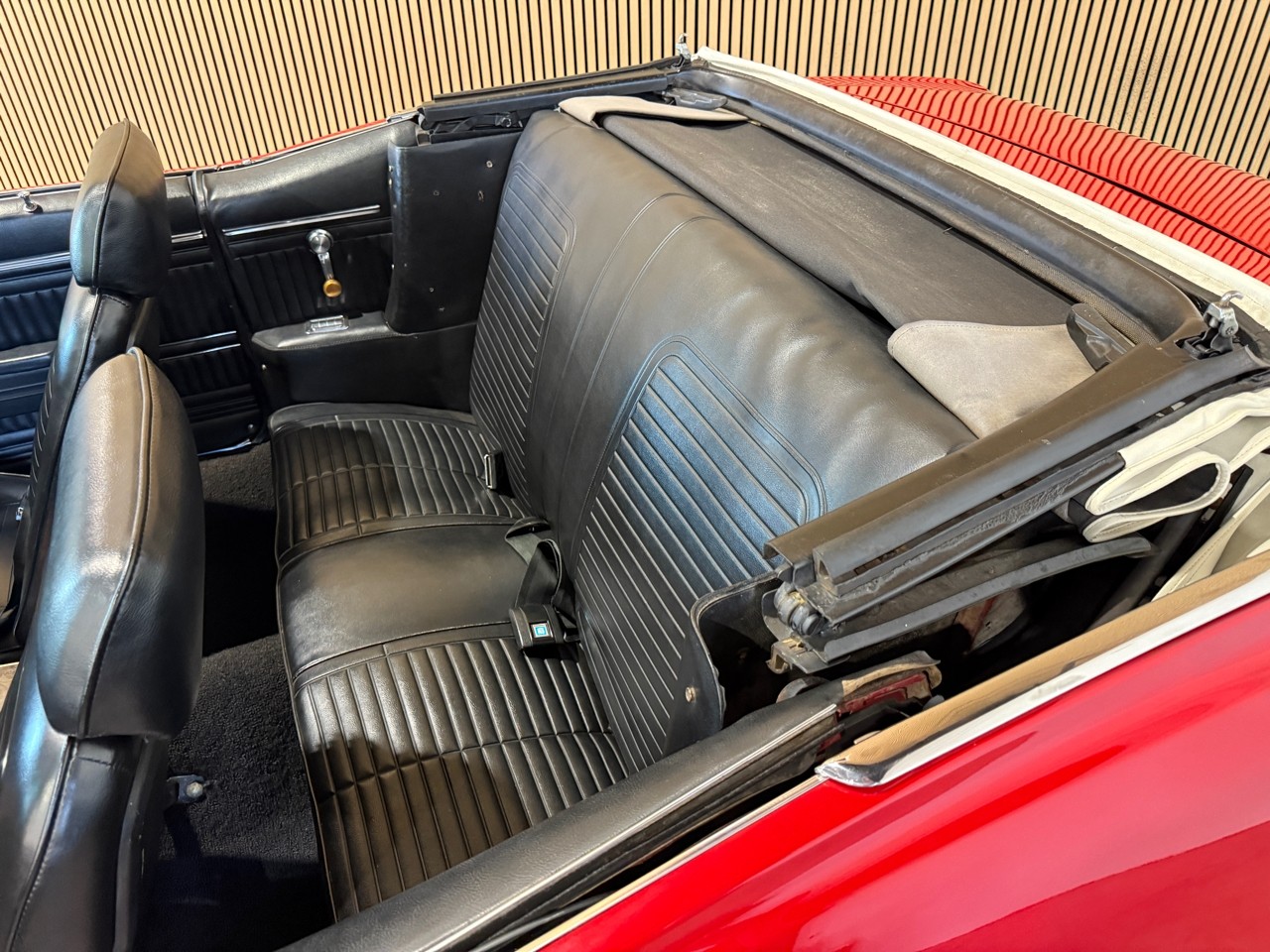 Pontiac-Firebird-1969-Classic-Car-28