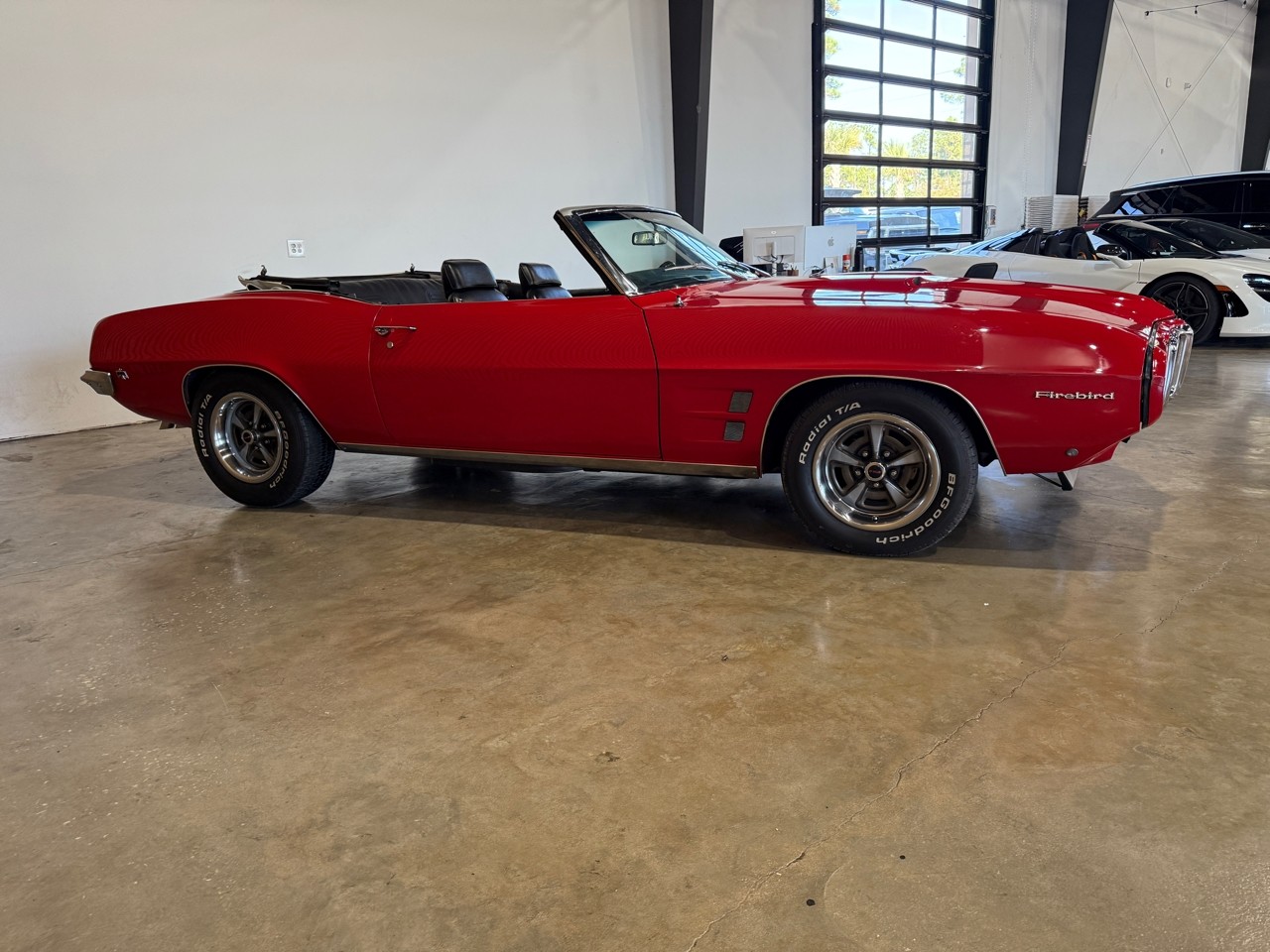 Pontiac-Firebird-1969-Classic-Car-7