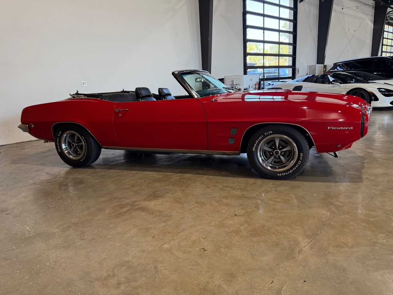 Pontiac-Firebird-1969-Classic-Car-8