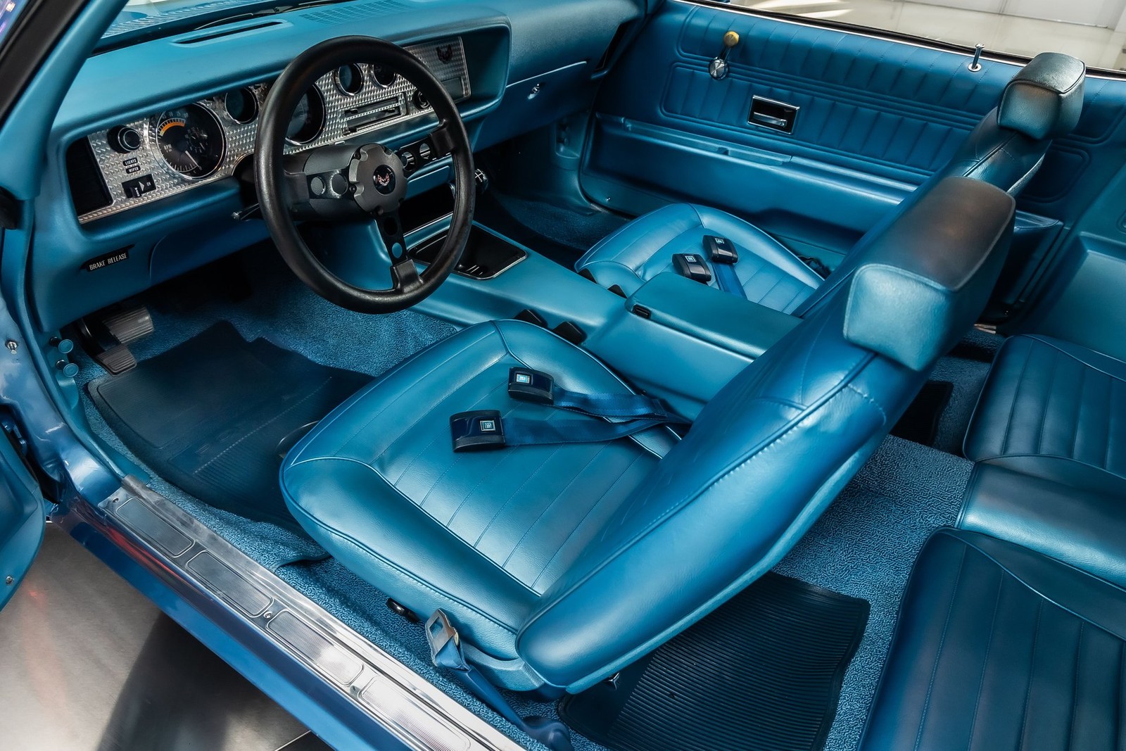 Pontiac-Firebird-1970-Coupe-2