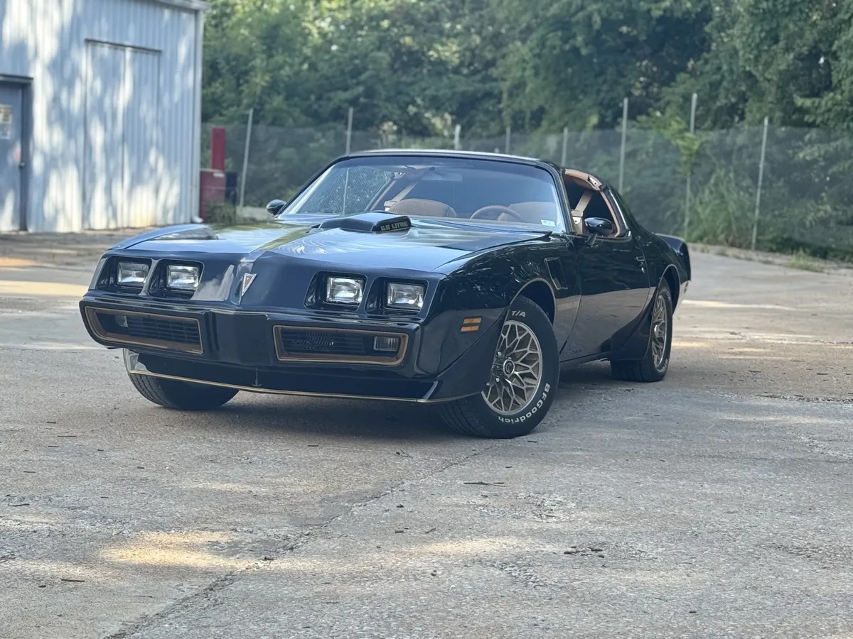 Pontiac-Firebird-1979-Black-Camel-Tan-7