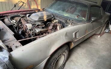 Pontiac-Firebird-1979-Coupe-24