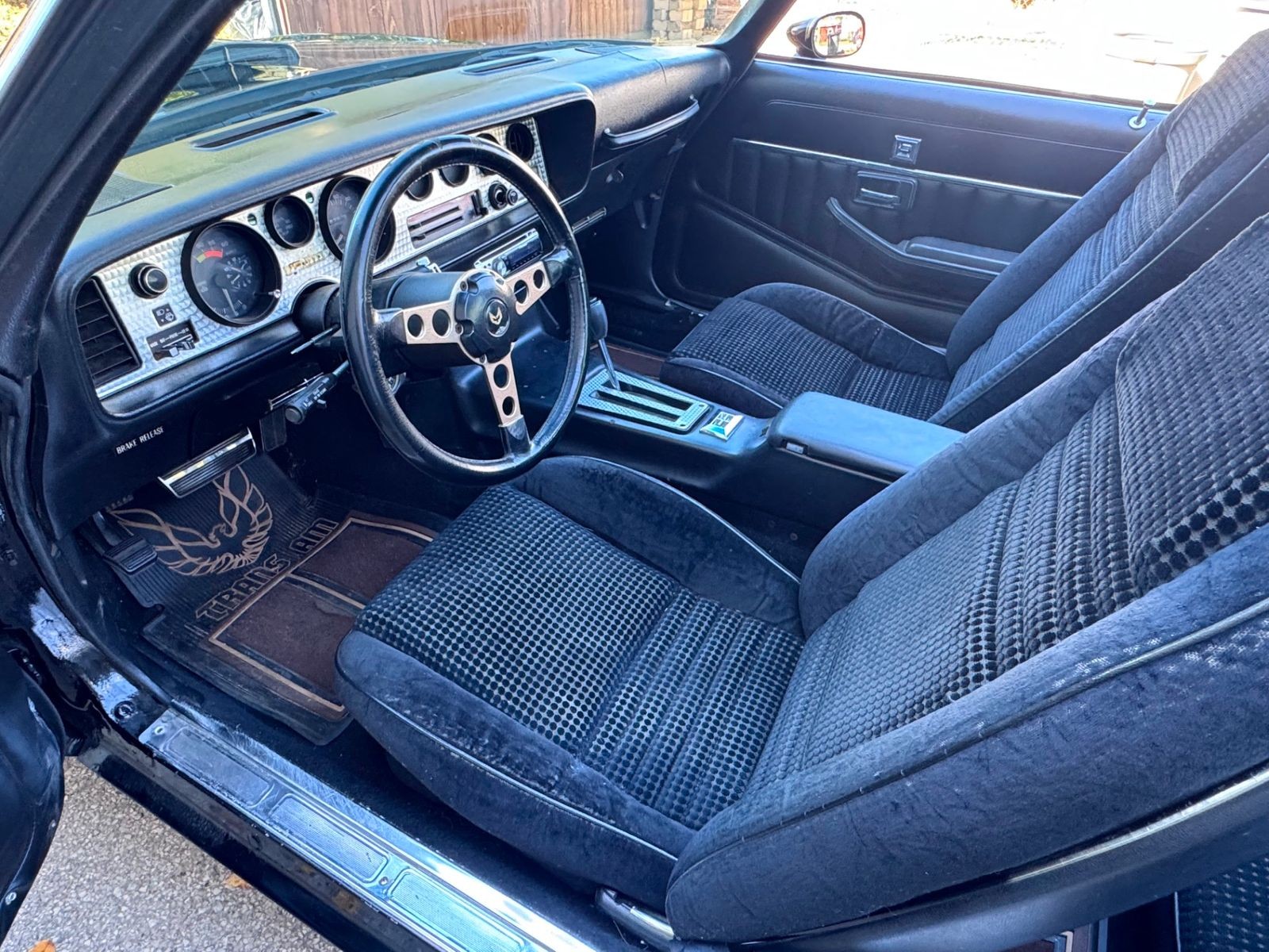 Pontiac-Firebird-1981-Coupe-10