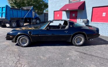 Pontiac-Firebird-1981-Coupe-2