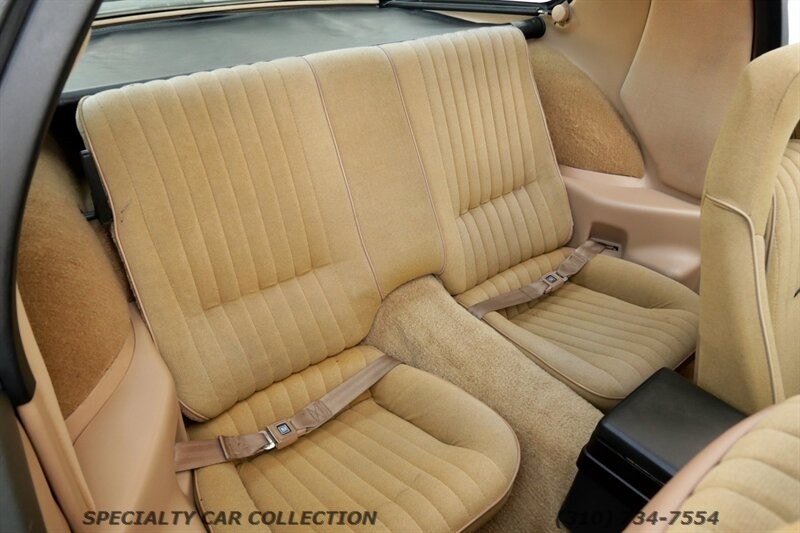Pontiac-Firebird-1982-23