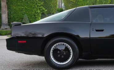 Pontiac-Firebird-1982-5