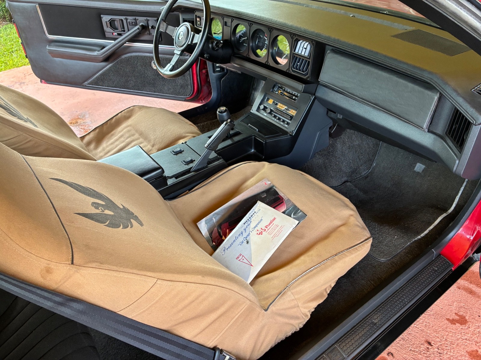 Pontiac-Firebird-1982-Coupe-16