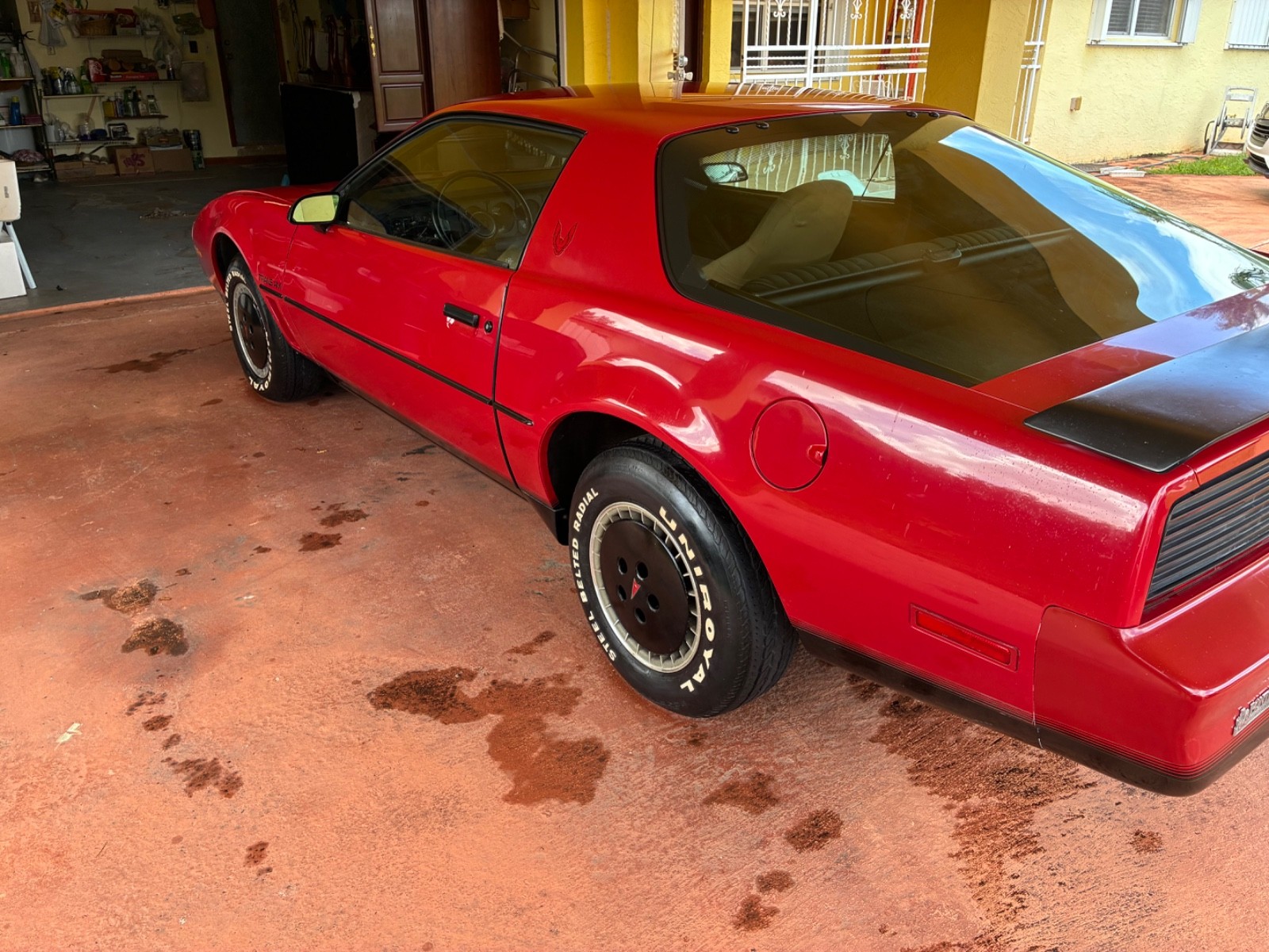 Pontiac-Firebird-1982-Coupe-2