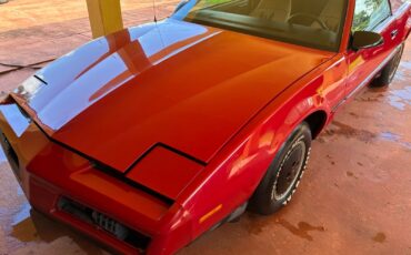 Pontiac-Firebird-1982-Coupe