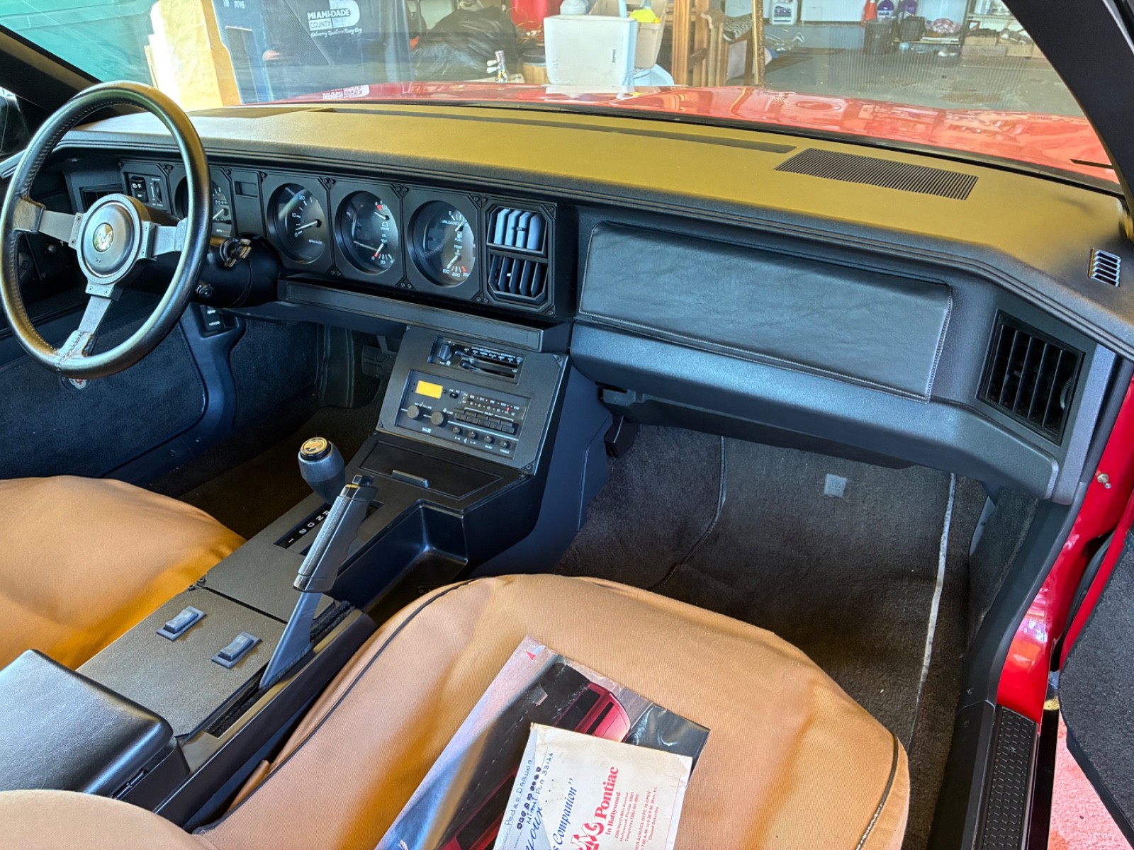 Pontiac-Firebird-1982-Coupe-3