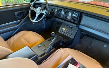 Pontiac-Firebird-1982-Coupe-4