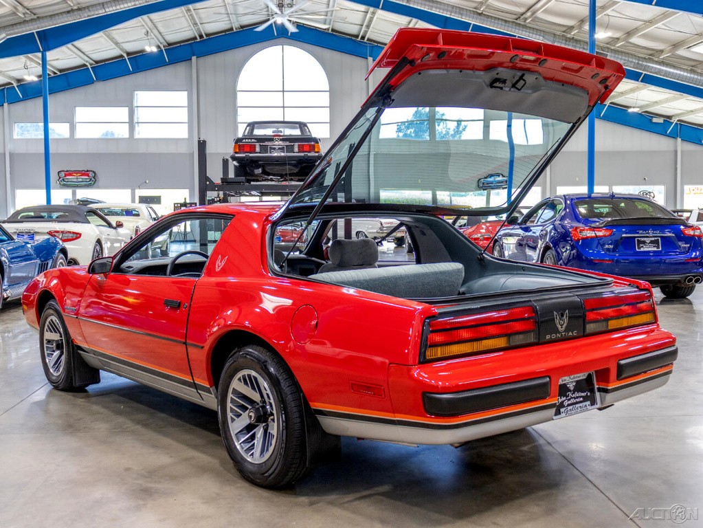 Pontiac-Firebird-1988-Other-14