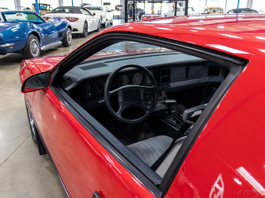 Pontiac-Firebird-1988-Other-19