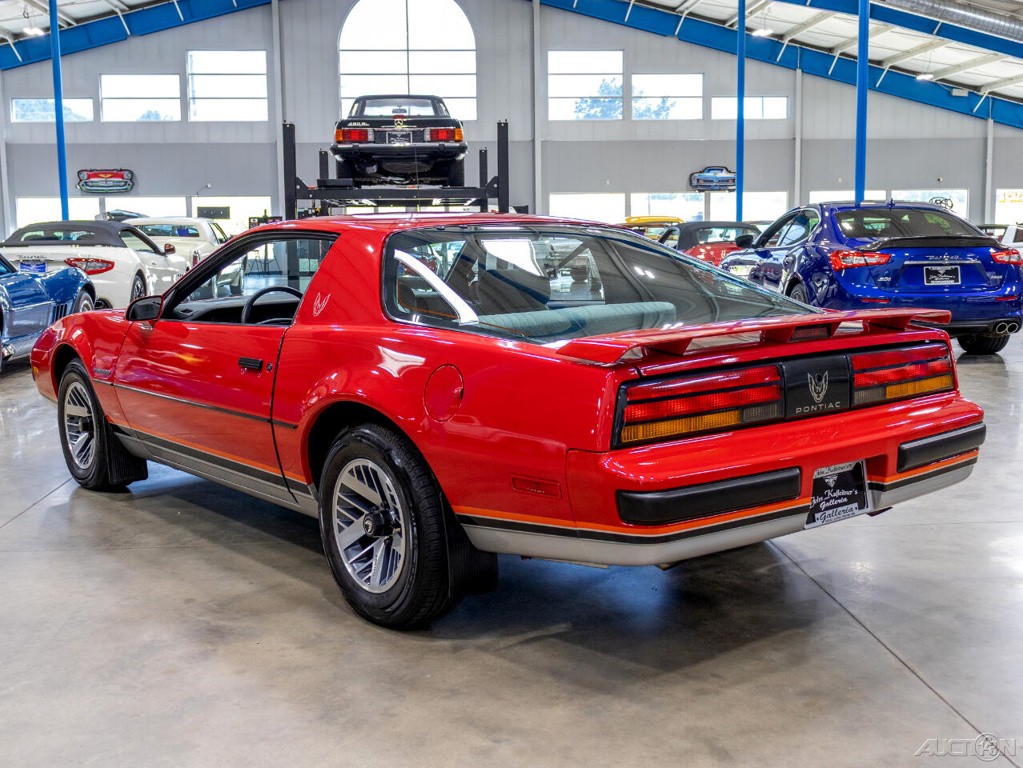 Pontiac-Firebird-1988-Other-4
