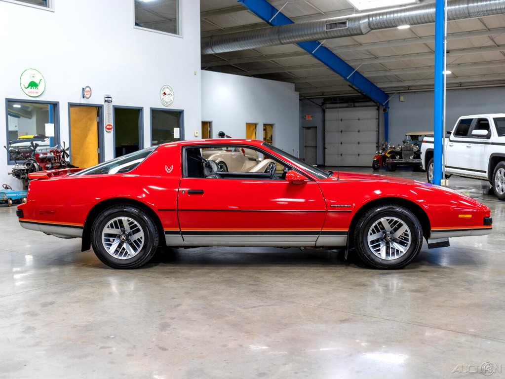 Pontiac-Firebird-1988-Other-7