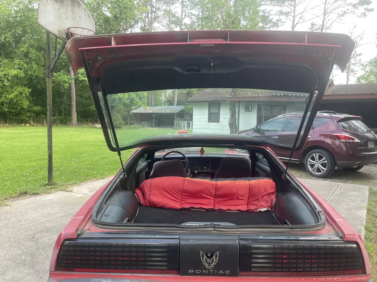 Pontiac-Firebird-1988-Red-Black-9