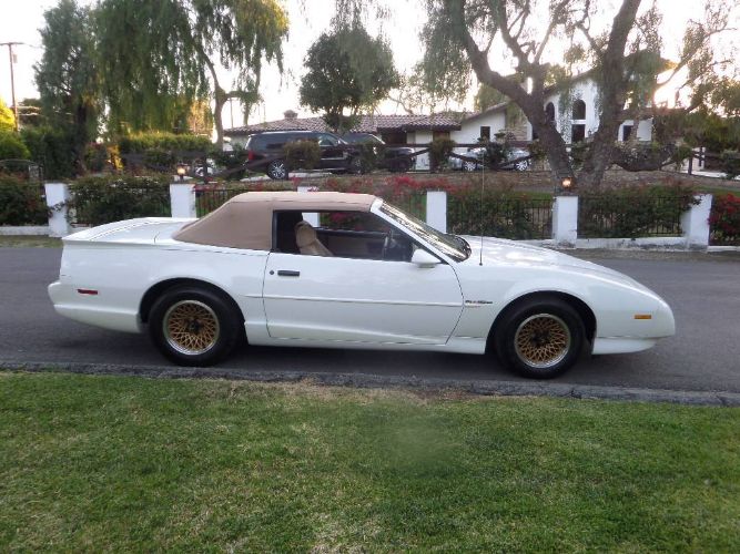 Pontiac-Firebird-1992-White-16