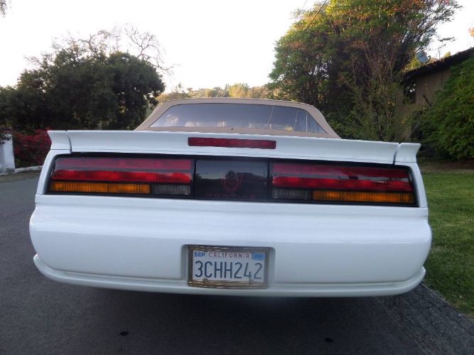Pontiac-Firebird-1992-White-17