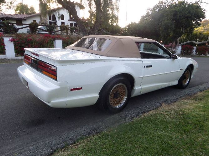 Pontiac-Firebird-1992-White-18