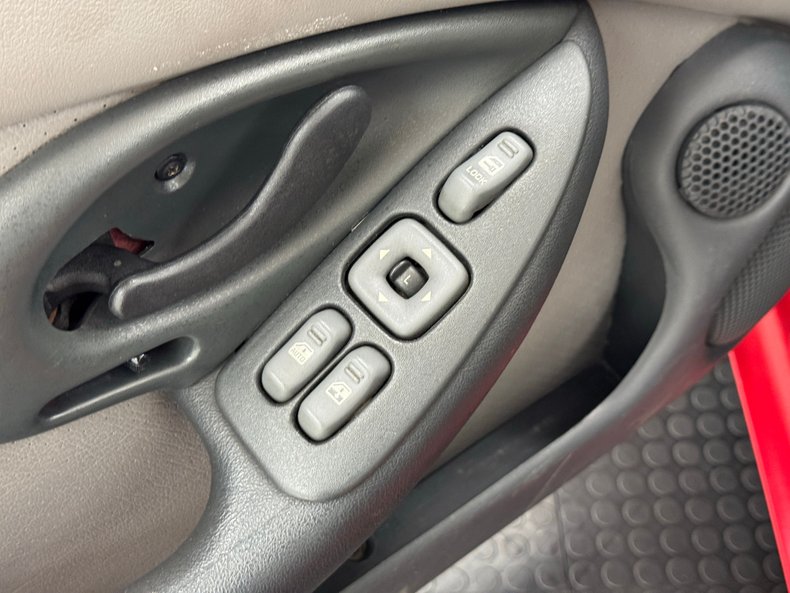 Pontiac-Firebird-1993-Bright-Red-Gray-35