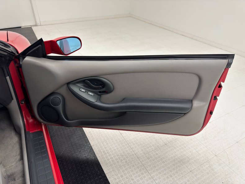 Pontiac-Firebird-1993-Bright-Red-Gray-36