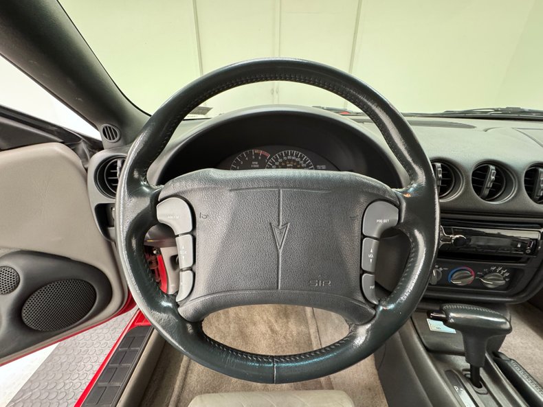 Pontiac-Firebird-1993-Bright-Red-Gray-41