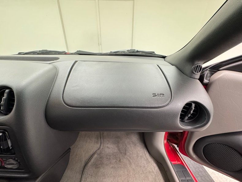 Pontiac-Firebird-1993-Bright-Red-Gray-45