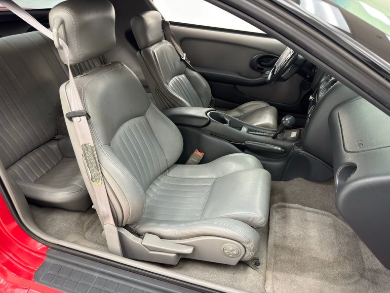 Pontiac-Firebird-1993-Bright-Red-Gray-5