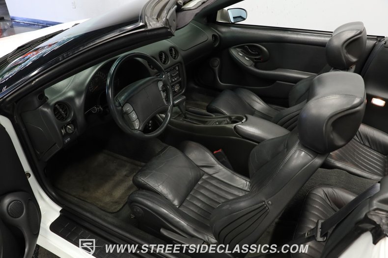 Pontiac-Firebird-1994-Arctic-White-Graphite-11