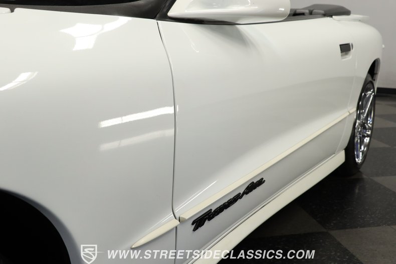 Pontiac-Firebird-1994-Arctic-White-Graphite-28