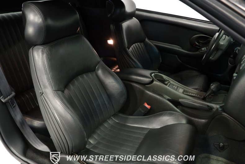 Pontiac-Firebird-1994-Arctic-White-Graphite-3