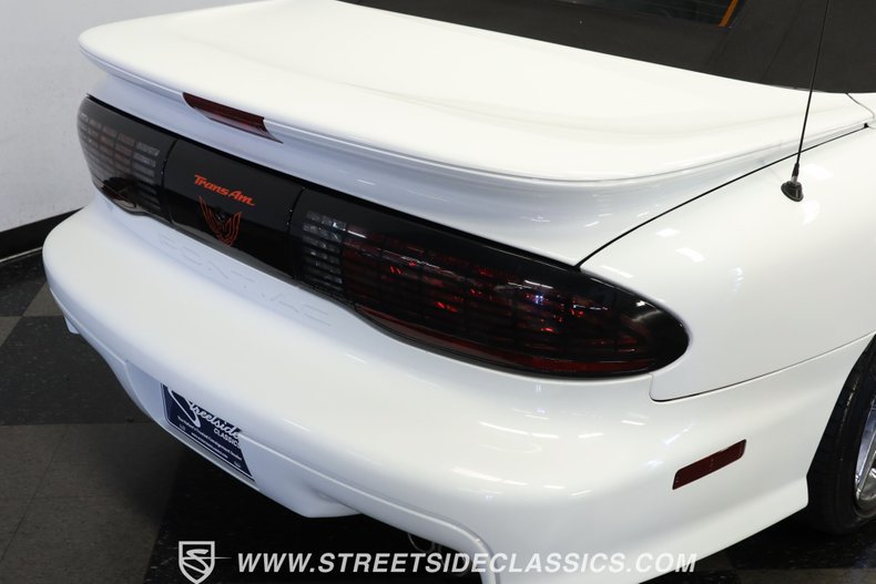 Pontiac-Firebird-1994-Arctic-White-Graphite-31