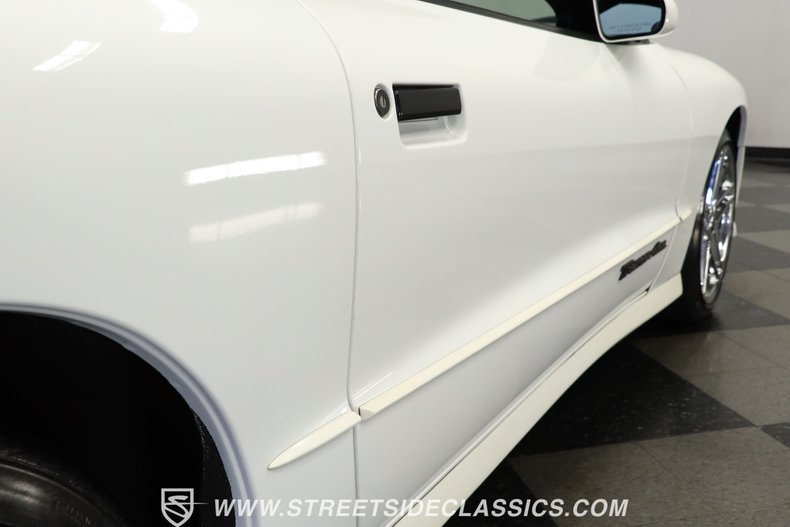 Pontiac-Firebird-1994-Arctic-White-Graphite-33