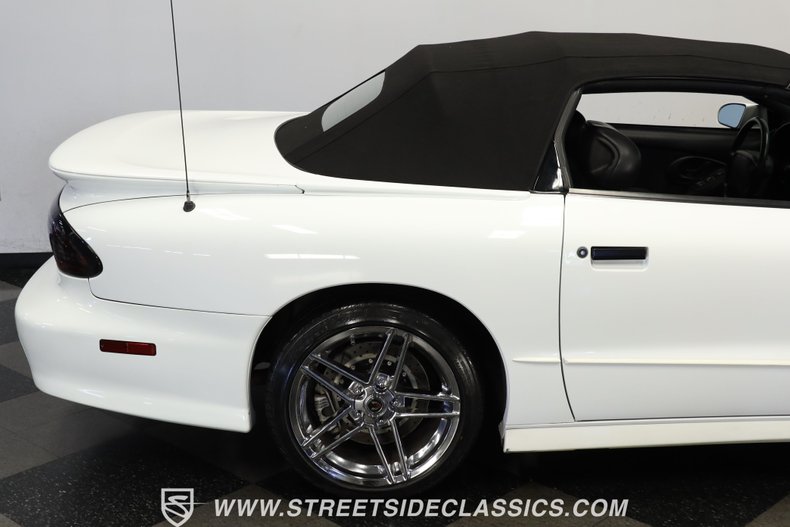 Pontiac-Firebird-1994-Arctic-White-Graphite-34
