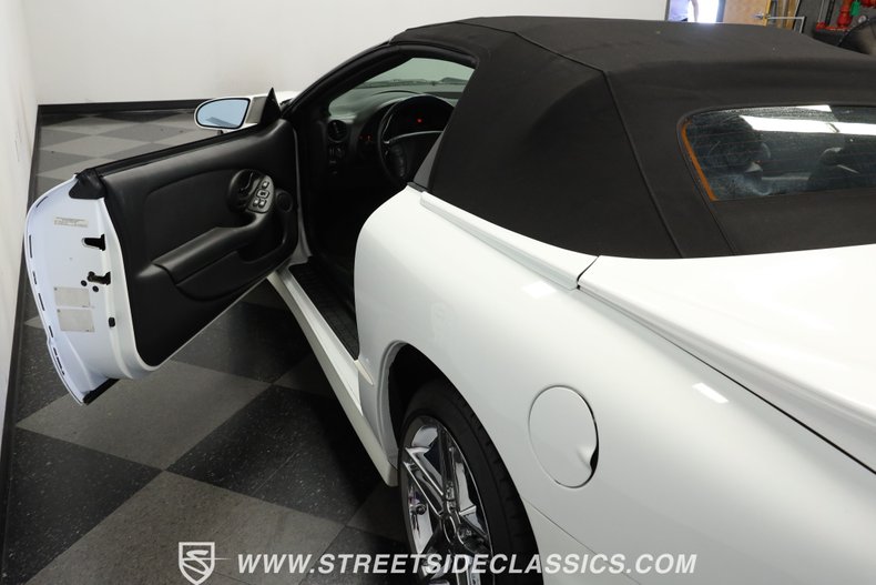 Pontiac-Firebird-1994-Arctic-White-Graphite-39