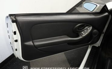 Pontiac-Firebird-1994-Arctic-White-Graphite-40