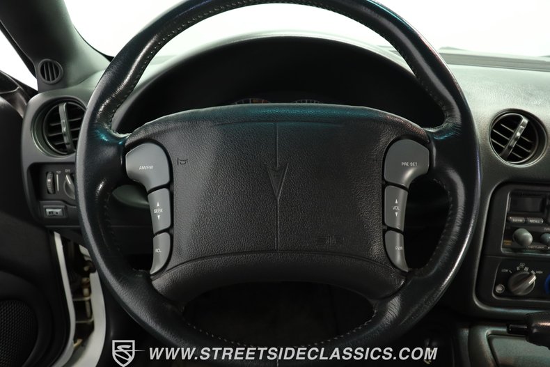 Pontiac-Firebird-1994-Arctic-White-Graphite-42