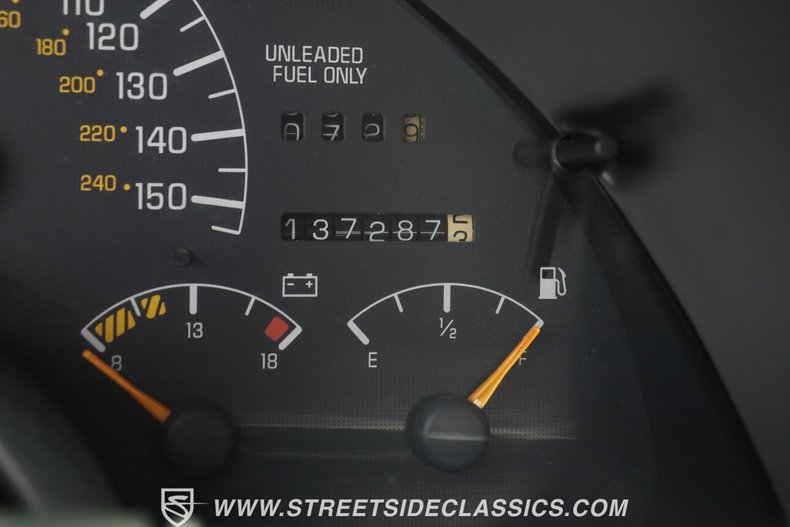 Pontiac-Firebird-1994-Arctic-White-Graphite-44