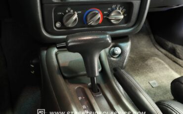 Pontiac-Firebird-1994-Arctic-White-Graphite-46