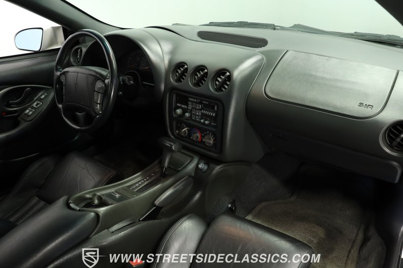 Pontiac-Firebird-1994-Arctic-White-Graphite-5