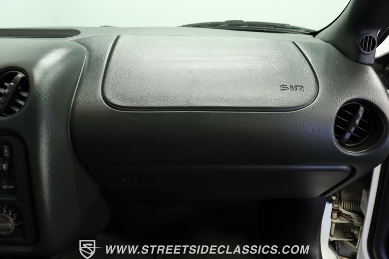 Pontiac-Firebird-1994-Arctic-White-Graphite-7